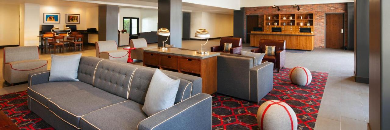 Four Points By Sheraton Phoenix South Mountain מראה חיצוני תמונה